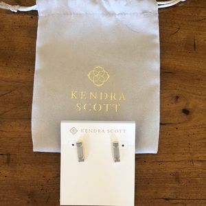 Kendra Scott Grey bar earrings - NEVER worn NWOT